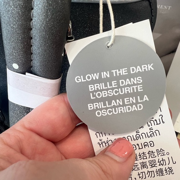 Grogu & Mandalorian Glow in the Dark Loungefly - Picture 9 of 14